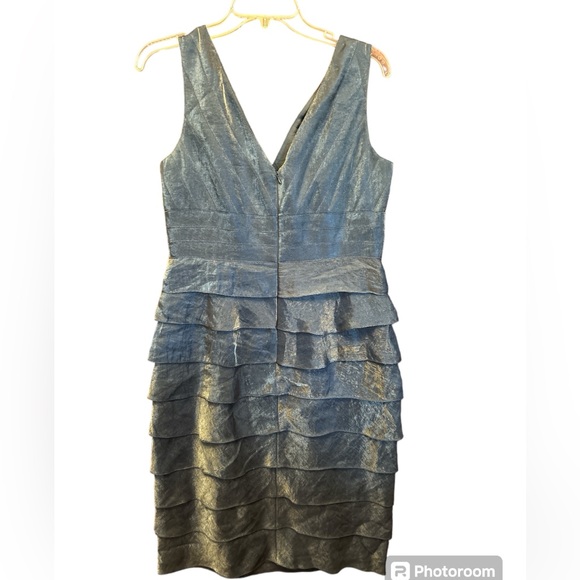 Adrianna Papell Women’s Layered V-Neck Shimmer
Dress Color Blue Size 10 - Picture 2 of 6